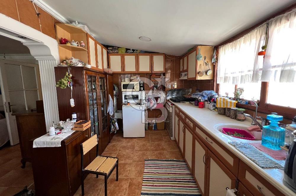 Karşıyak Çarşı İçerisinde Geniş Teraslı Satılık 2+1 Daire
