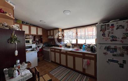 Karşıyak Çarşı İçerisinde Geniş Teraslı Satılık 2+1 Daire