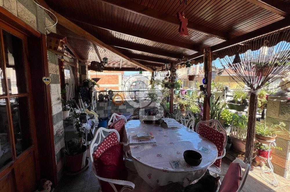 Karşıyak Çarşı İçerisinde Geniş Teraslı Satılık 2+1 Daire