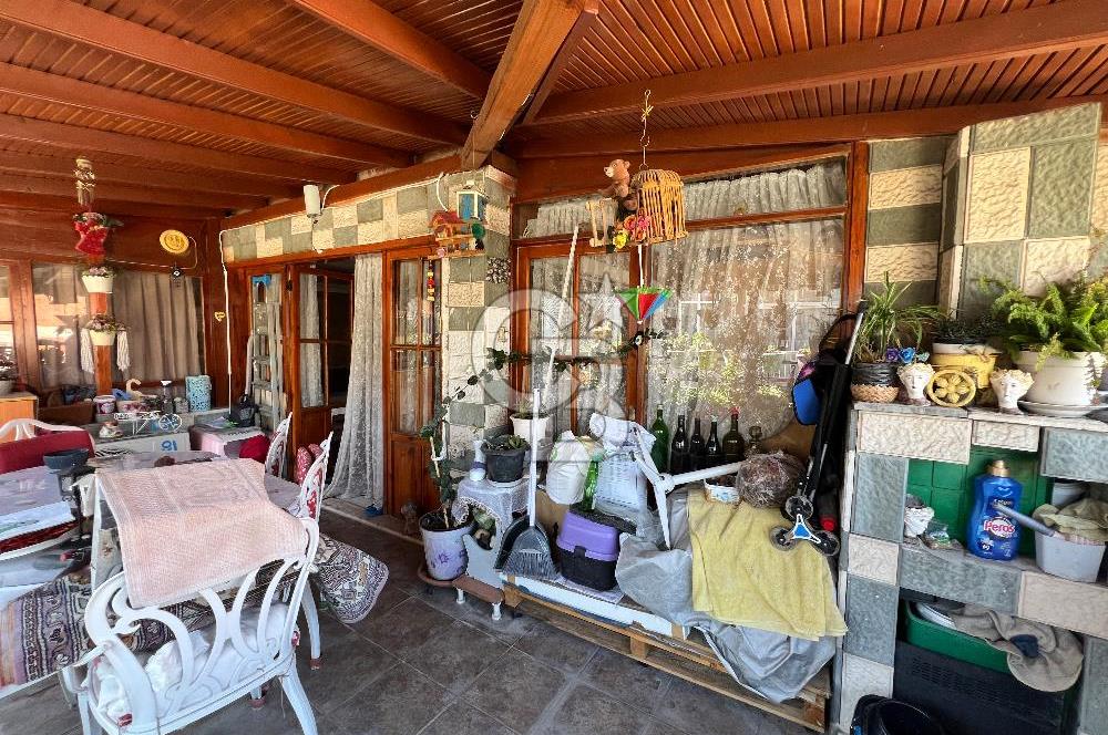 Karşıyak Çarşı İçerisinde Geniş Teraslı Satılık 2+1 Daire