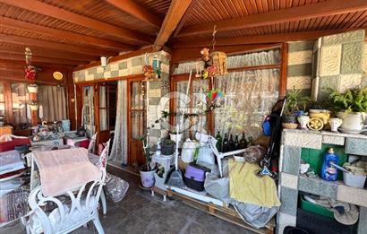 Karşıyak Çarşı İçerisinde Geniş Teraslı Satılık 2+1 Daire