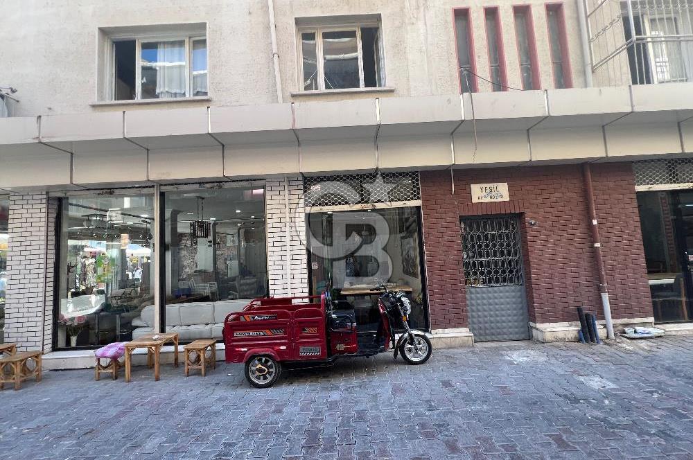 Karşıyak Çarşı İçerisinde Geniş Teraslı Satılık 2+1 Daire