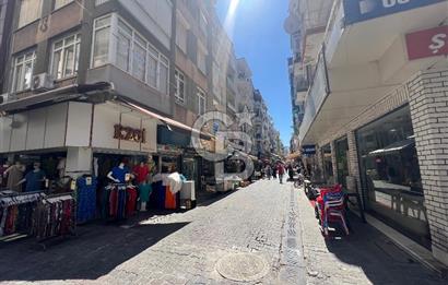 Karşıyak Çarşı İçerisinde Geniş Teraslı Satılık 2+1 Daire
