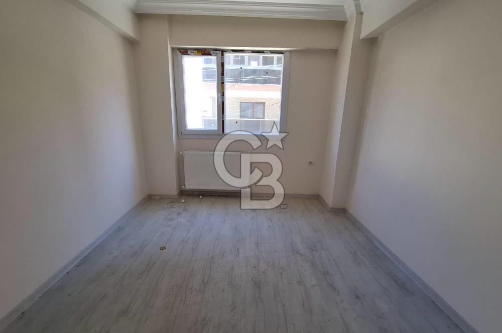MENEMEN'DE ÇANAKKALE YOLUNA 50 M MESAFEDE 1+1 KİRALIK DAİRE