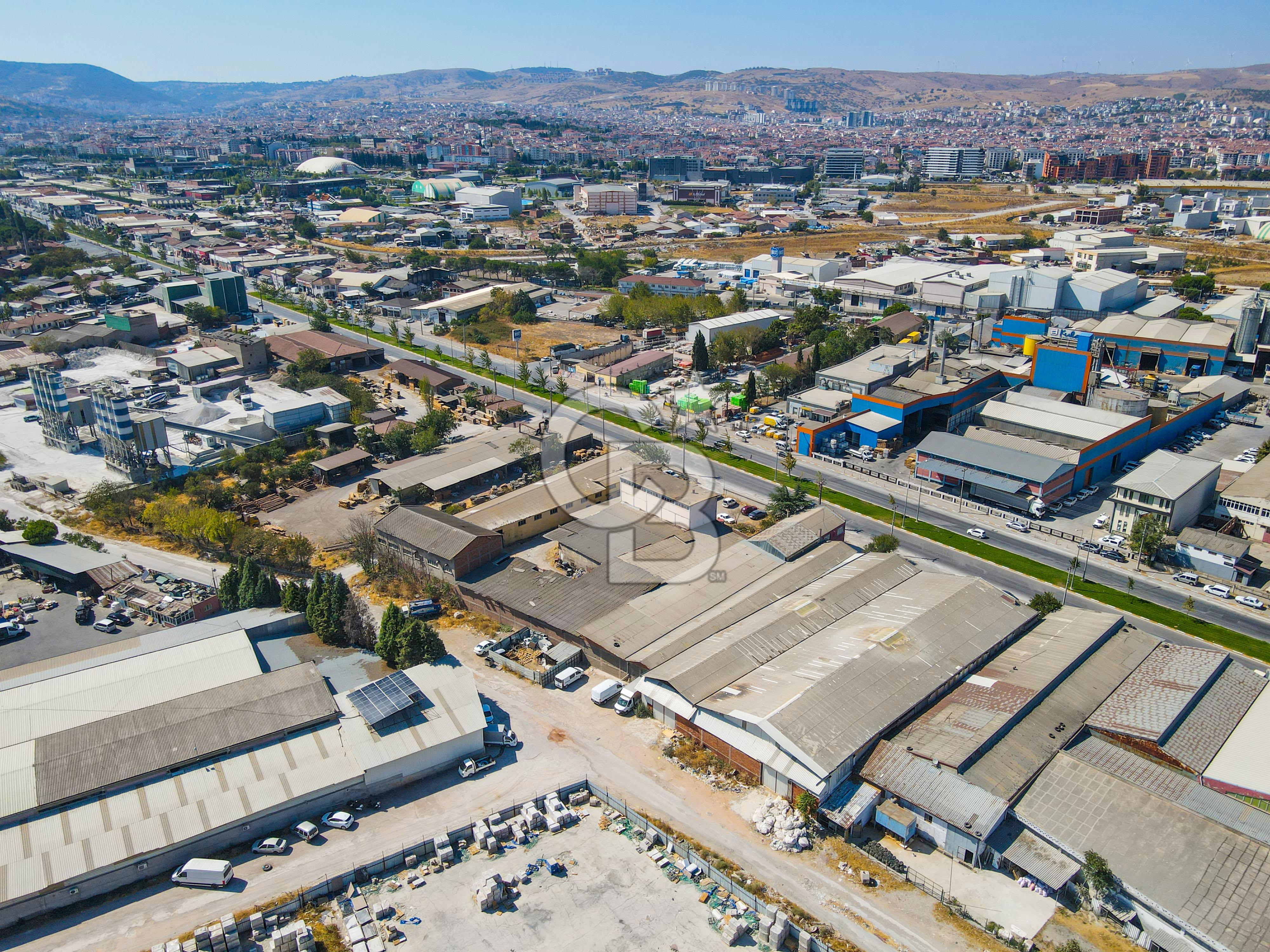 BALIKESİR ESKİ KEPSUT CADDESİNE 1500M2 GEZER KÖPRÜ VİNÇLİ DEPO 