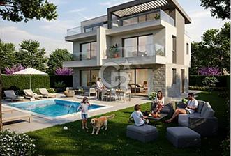 Taflan Yalı'da 3 Kat İmarlı 654m² Villalık Arsa - Köşe Parsel