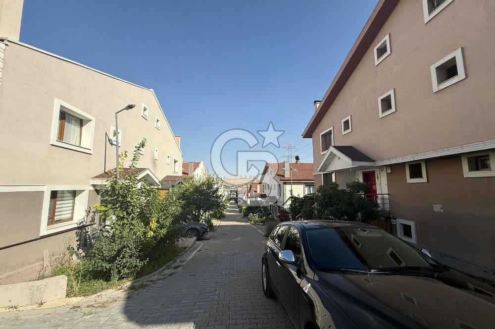 ALACAATLI BAŞKENT PARK EVLERİNDE NATAMAM SATILIK VİLLA