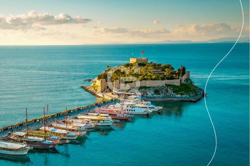 Kuşadası My Suits'te Bahçeli Havuz Manzaralı Suit