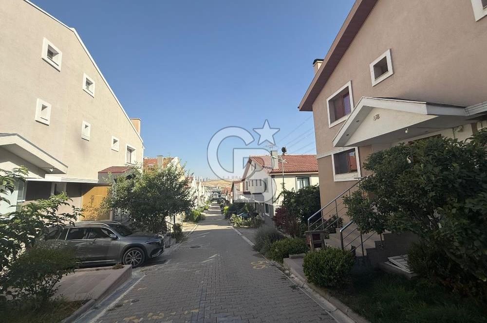 ALACAATLI BAŞKENT PARK EVLERİNDE NATAMAM SATILIK VİLLA