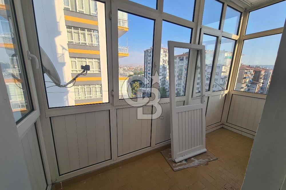 DEMETEVLERİN GİRİŞİNDE ASANSÖRLÜ YAPILI KİRALIK DAİRE