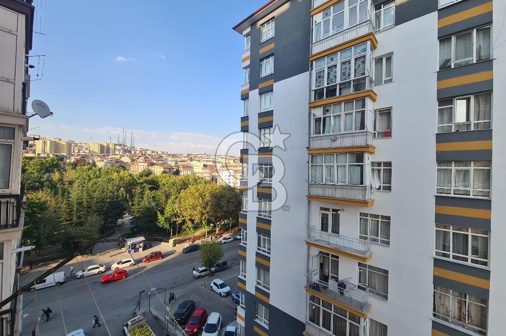 DEMETEVLERİN GİRİŞİNDE ASANSÖRLÜ YAPILI KİRALIK DAİRE