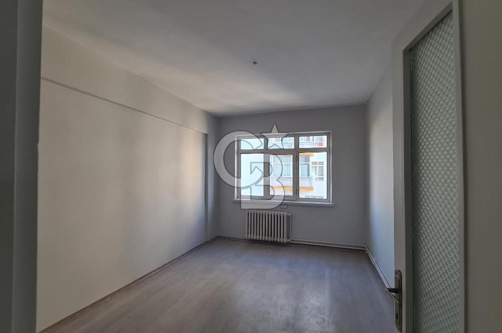 DEMETEVLERİN GİRİŞİNDE ASANSÖRLÜ YAPILI KİRALIK DAİRE