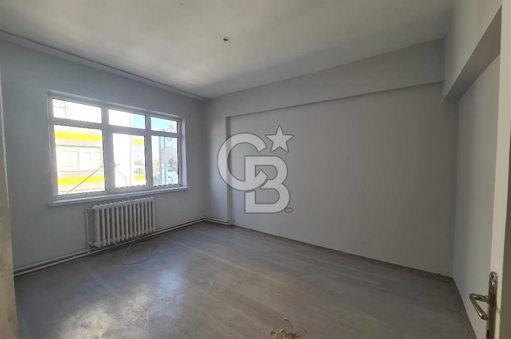 DEMETEVLERİN GİRİŞİNDE ASANSÖRLÜ YAPILI KİRALIK DAİRE