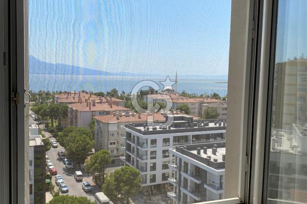 BOSTANLI SAHİL'DE PANORAMİK DENİZ MANZARALI 3+1 FIRSAT SATILIK DAİRE