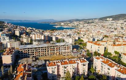 Kuşadası My Suits'te Bahçeli Havuz Manzaralı Suit