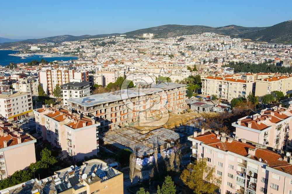 Kuşadası My Suits'te Bahçeli Havuz Manzaralı Suit