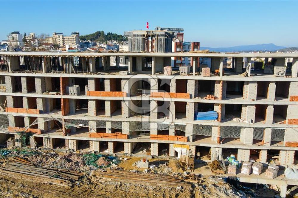 Kuşadası My Suits'te Bahçeli Havuz Manzaralı Suit