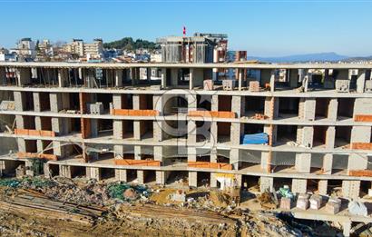 Kuşadası My Suits'te Bahçeli Havuz Manzaralı Suit