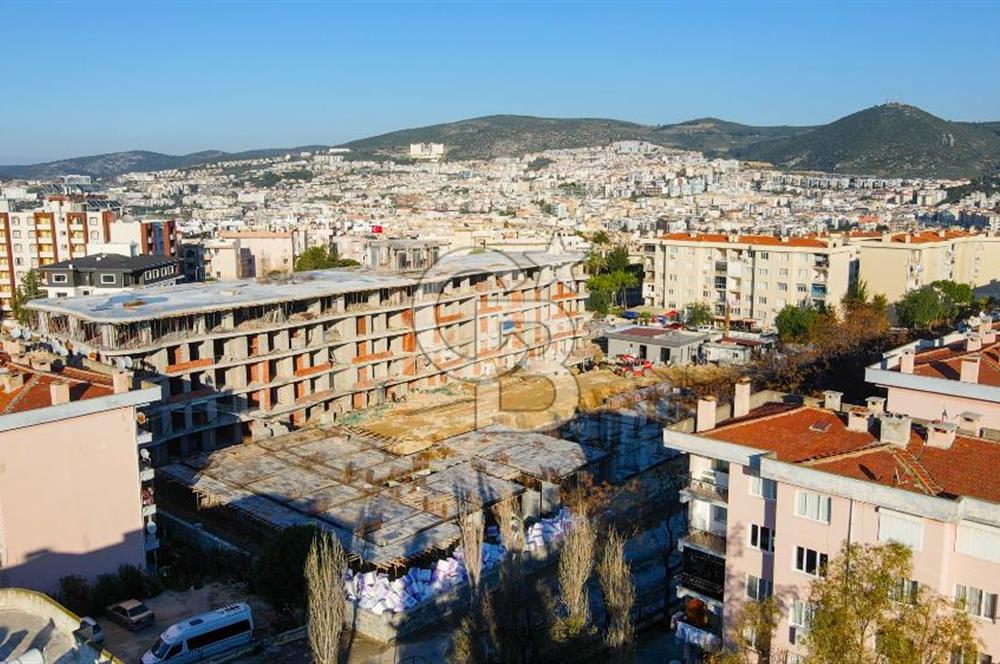 Kuşadası My Suits'te Bahçeli Havuz Manzaralı Suit
