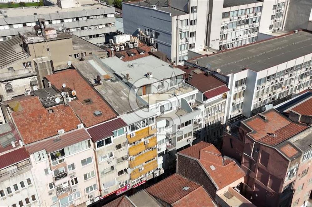 İzmir Konak 1.Beyler'de Yüksek Kira Getirili Satılık Komple Bina