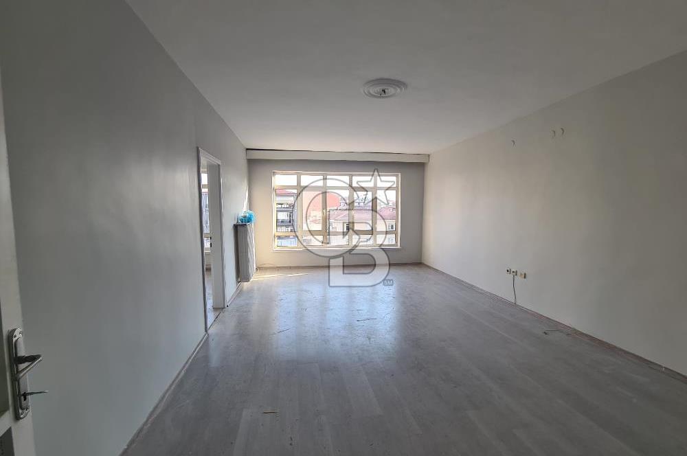 DEMETEVLERİN GİRİŞİNDE ASANSÖRLÜ YAPILI KİRALIK DAİRE