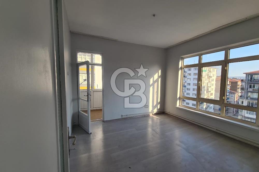 DEMETEVLERİN GİRİŞİNDE ASANSÖRLÜ YAPILI KİRALIK DAİRE