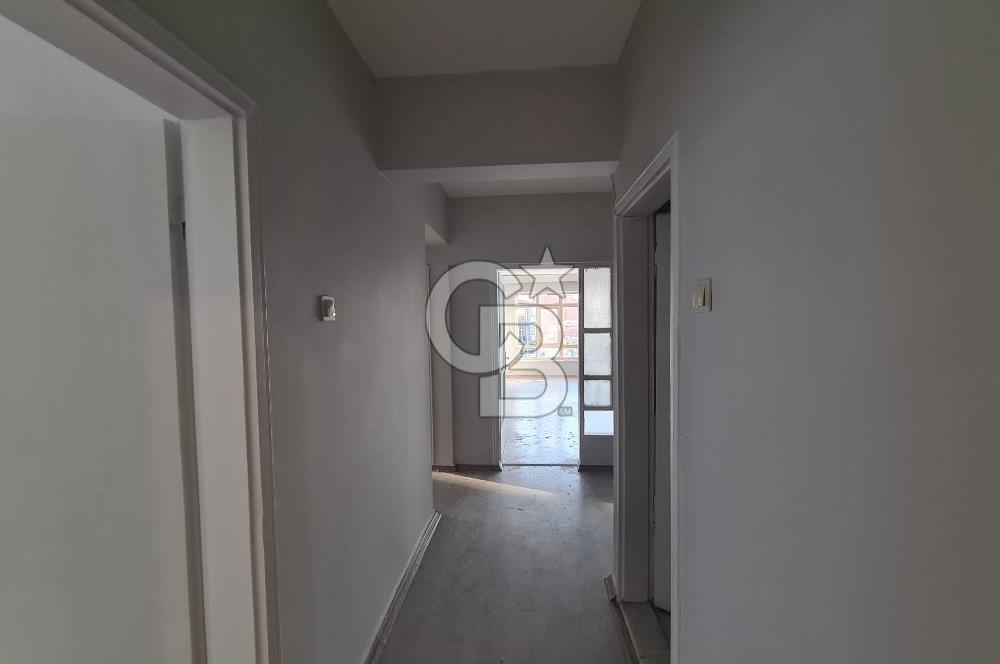 DEMETEVLERİN GİRİŞİNDE ASANSÖRLÜ YAPILI KİRALIK DAİRE
