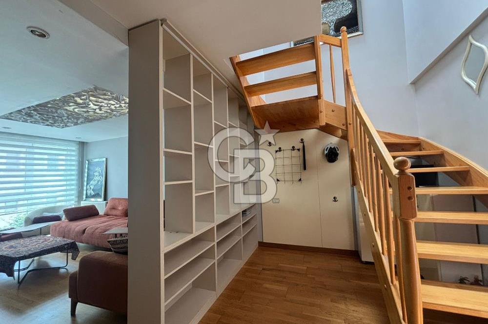 Merkezi Lokasyonda 4,5+1 Sitede Satılık Çatı