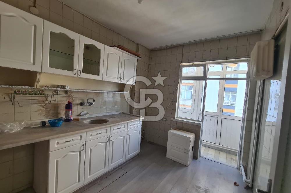 DEMETEVLERİN GİRİŞİNDE ASANSÖRLÜ YAPILI KİRALIK DAİRE