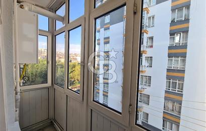 DEMETEVLERİN GİRİŞİNDE ASANSÖRLÜ YAPILI KİRALIK DAİRE