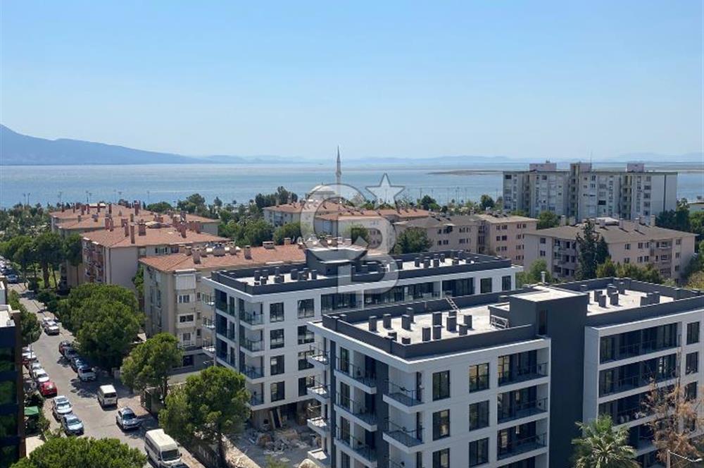 BOSTANLI SAHİL'DE PANORAMİK DENİZ MANZARALI 3+1 FIRSAT SATILIK DAİRE