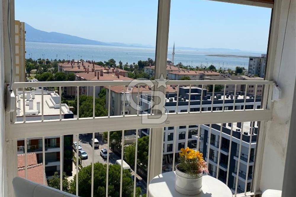 BOSTANLI SAHİL'DE PANORAMİK DENİZ MANZARALI 3+1 FIRSAT SATILIK DAİRE