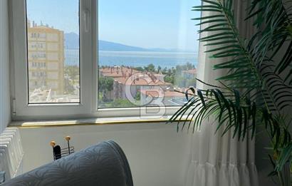 BOSTANLI SAHİL'DE PANORAMİK DENİZ MANZARALI 3+1 FIRSAT SATILIK DAİRE
