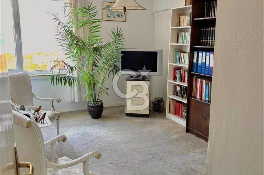 BOSTANLI SAHİL'DE PANORAMİK DENİZ MANZARALI 3+1 FIRSAT SATILIK DAİRE
