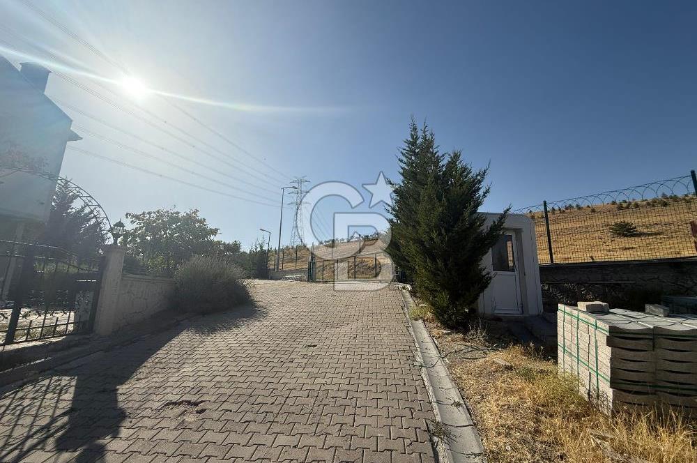 ALACAATLI BAŞKENT PARK EVLERİNDE NATAMAM SATILIK VİLLA