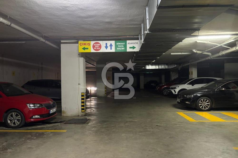 Merkezi Lokasyonda 4,5+1 Sitede Satılık Çatı