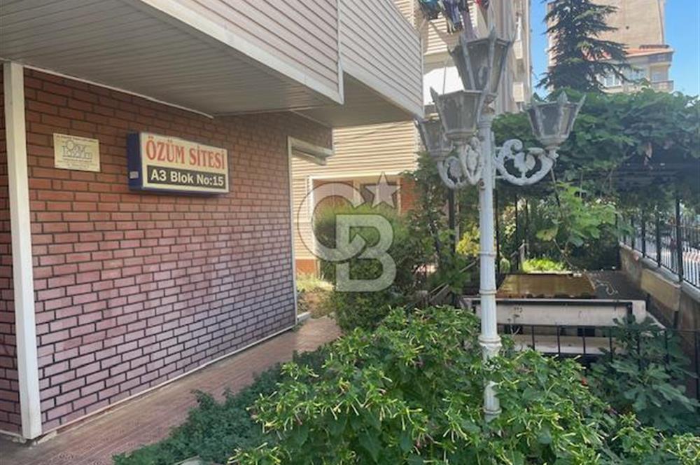 Kaynarca Sahilde Site İçinde Eşyalı Kiralık 3+1 Daire