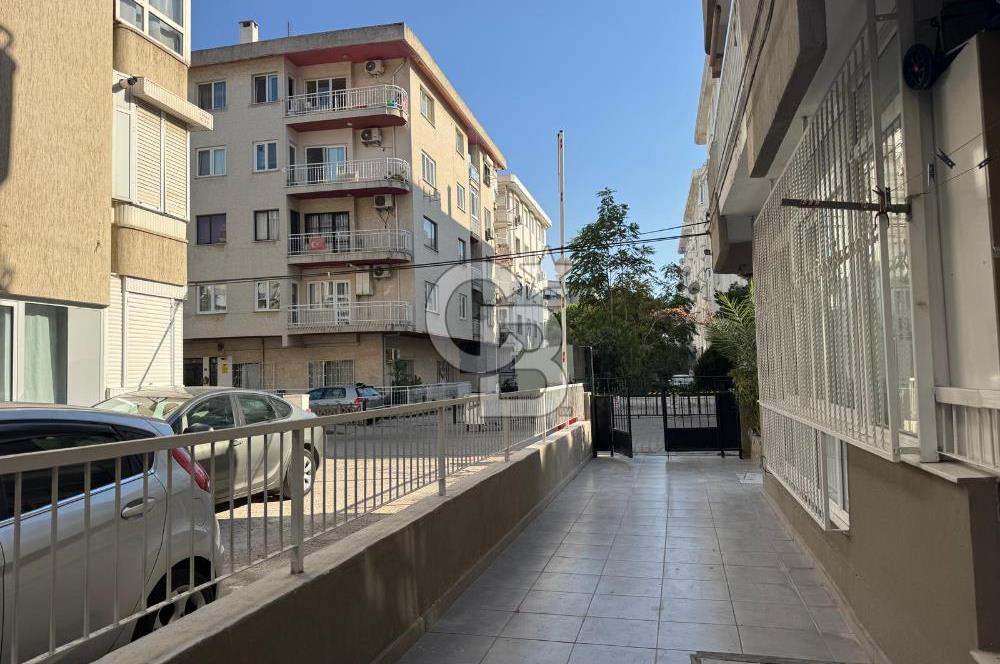 Karşıyaka Bahçelievlerde Önü Açık Full Tadilatlı 3+1 Daire