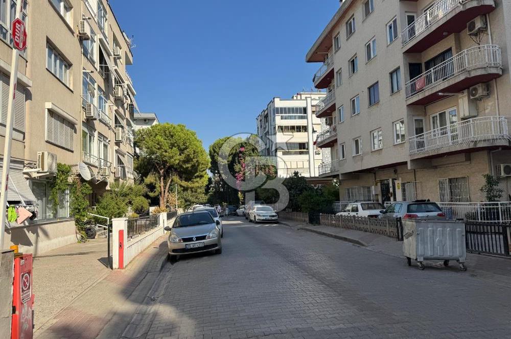 Karşıyaka Bahçelievlerde Önü Açık Full Tadilatlı 3+1 Daire