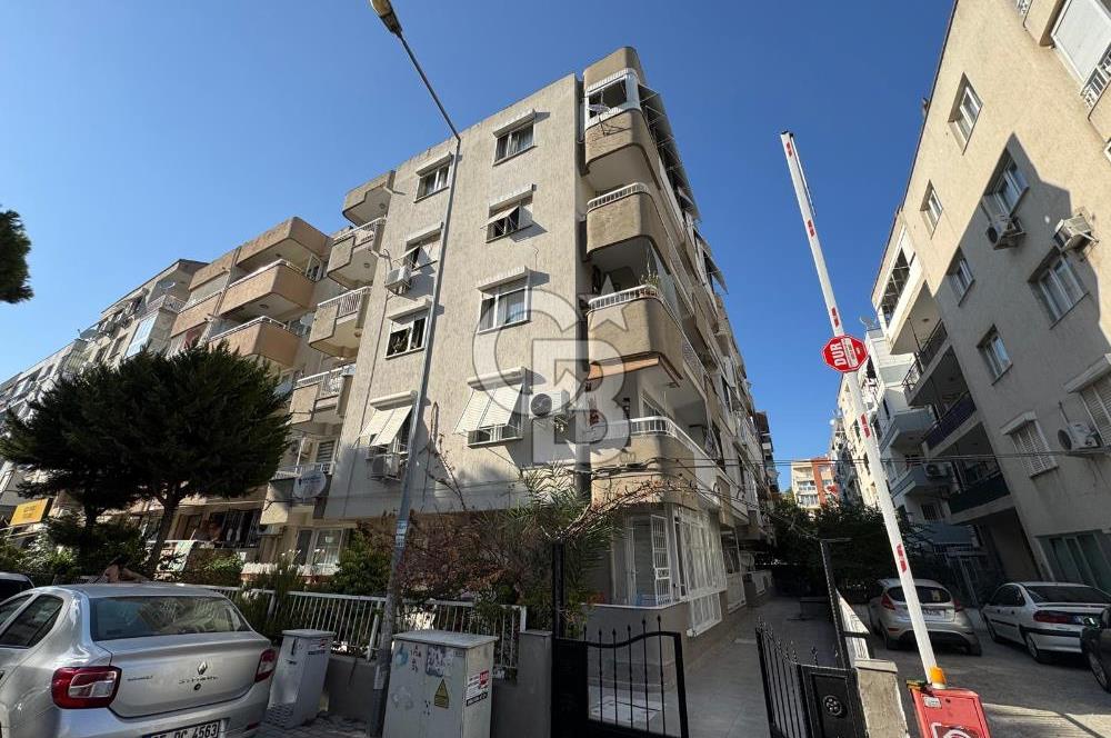 Karşıyaka Bahçelievlerde Önü Açık Full Tadilatlı 3+1 Daire