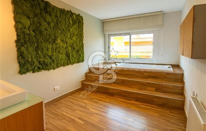 Kuşadası Marina Ege Vista Evlerinde Satılık 5+1 Bahçe Dubleks Daire