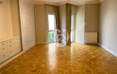 Kuşadası Marina Ege Vista Evlerinde Satılık 5+1 Bahçe Dubleks Daire