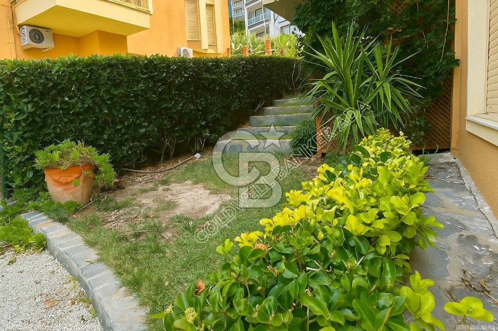 Kuşadası Marina Ege Vista Evlerinde Satılık 5+1 Bahçe Dubleks Daire