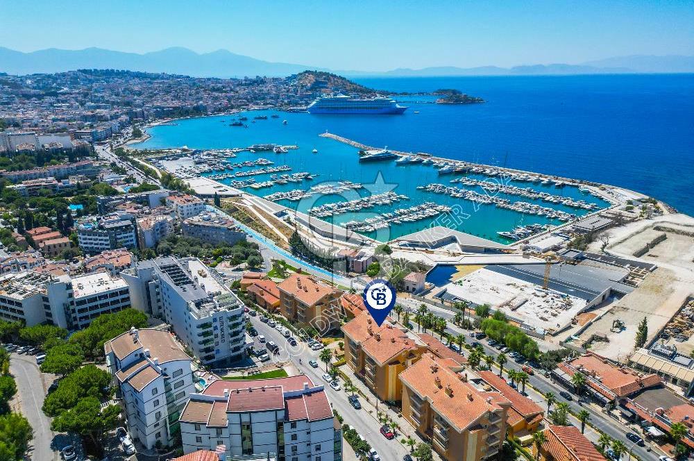 Kuşadası Marina Ege Vista Evlerinde Satılık 5+1 Bahçe Dubleks Daire