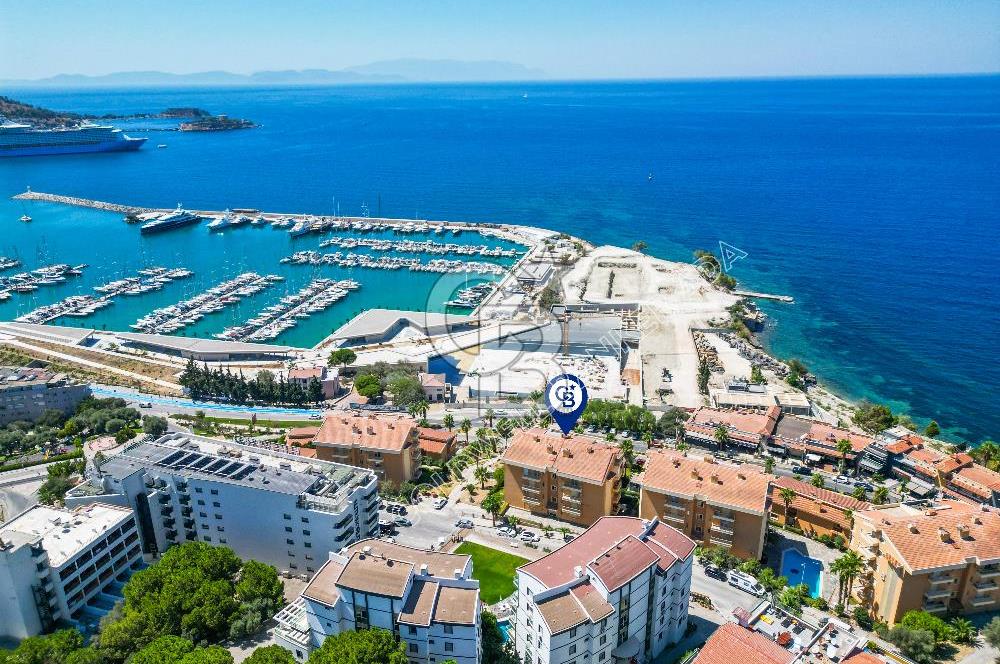 Kuşadası Marina Ege Vista Evlerinde Satılık 5+1 Bahçe Dubleks Daire