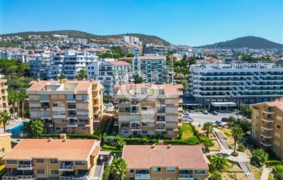Kuşadası Marina Ege Vista Evlerinde Satılık 5+1 Bahçe Dubleks Daire
