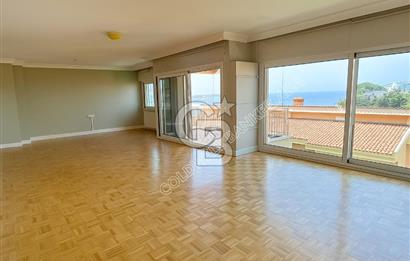 Kuşadası Marina Ege Vista Evlerinde Satılık 5+1 Bahçe Dubleks Daire
