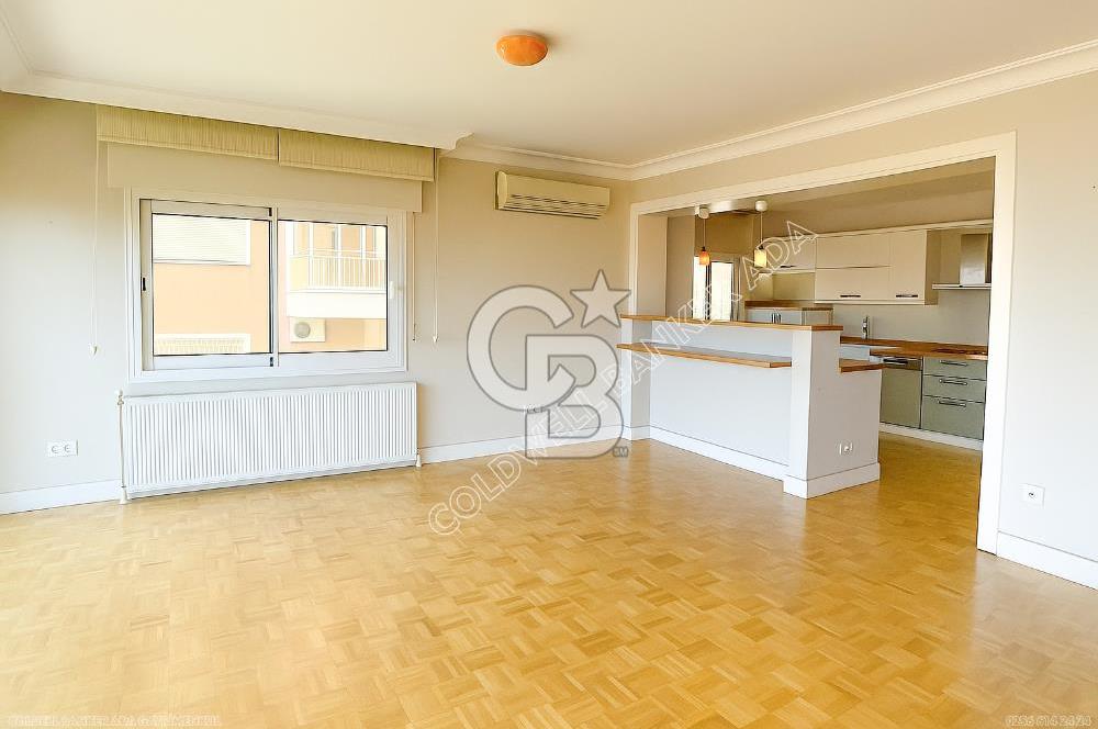 Kuşadası Marina Ege Vista Evlerinde Satılık 5+1 Bahçe Dubleks Daire