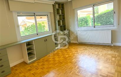 Kuşadası Marina Ege Vista Evlerinde Satılık 5+1 Bahçe Dubleks Daire