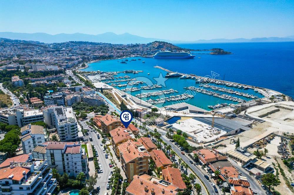 Kuşadası Marina Ege Vista Evlerinde Satılık 5+1 Bahçe Dubleks Daire